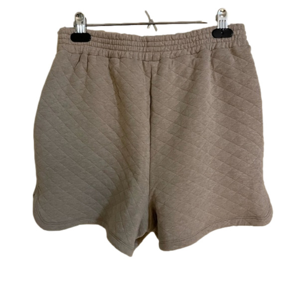soaked in Luxury Quilted Pocket High Waisted Winter Shorts, Size M - Picture 2 of 7
